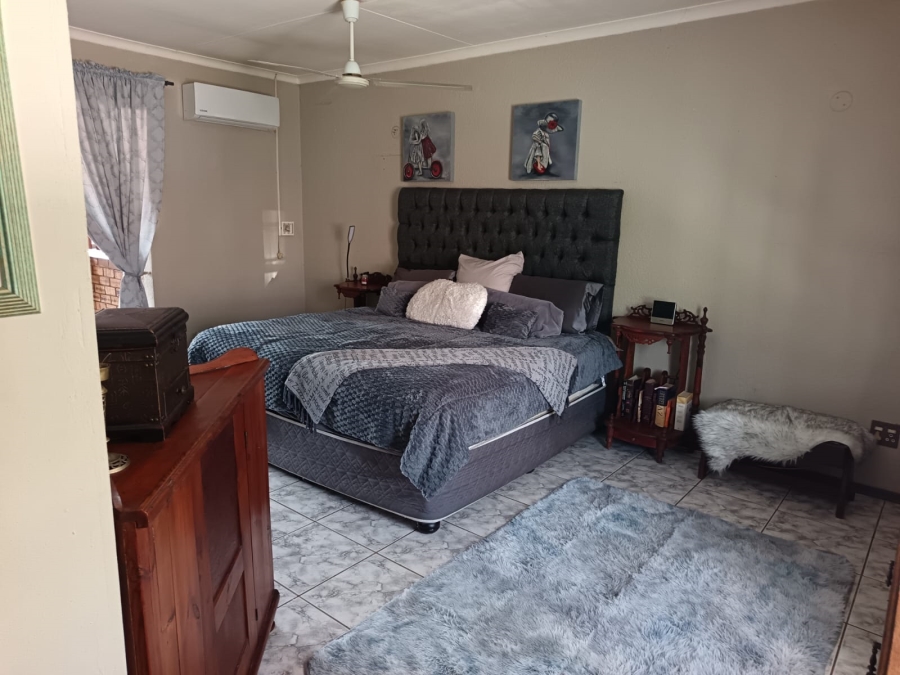 6 Bedroom Property for Sale in Cashan North West